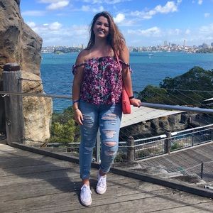 Meet your Posher, Julia